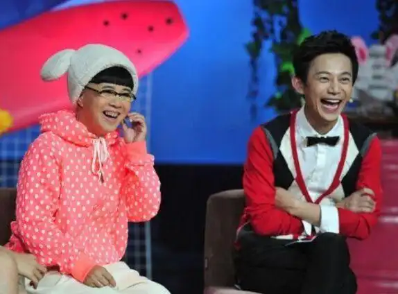 【图】金龟子和何炅主持的节目 《大风车》回忆童年经典_大陆星闻_明