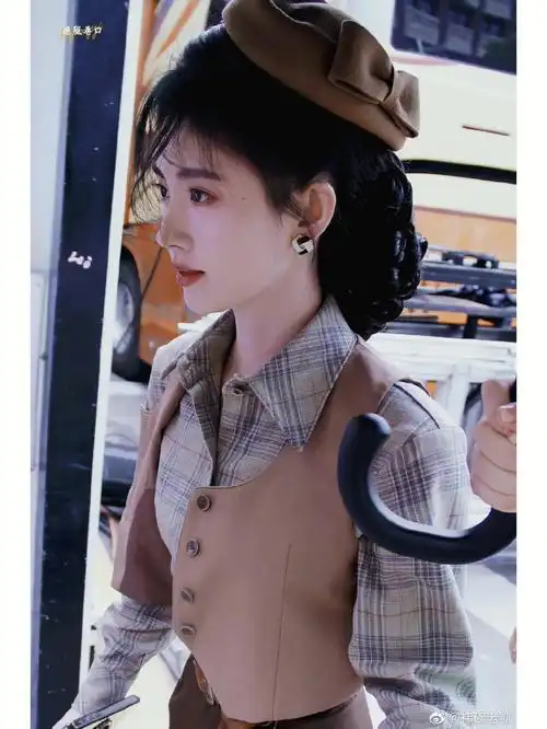 照片鞠婧祎粉墨江湖民国卷发造型好美