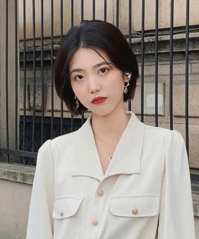 可盐可甜的减龄发型超a短发学生时代的初恋头 这款短发以自然为主