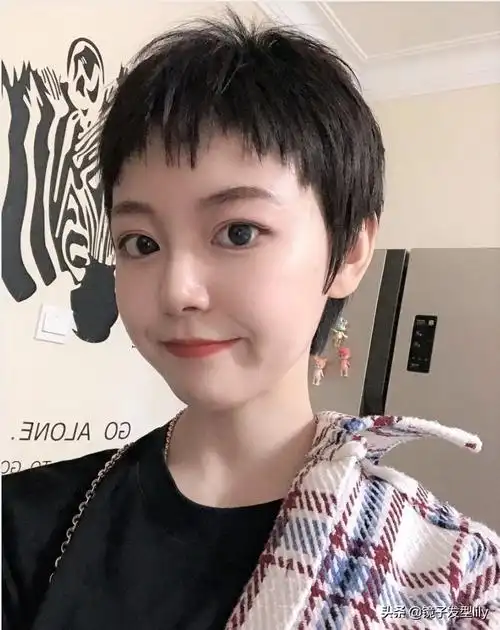 个子不高就剪层次短发