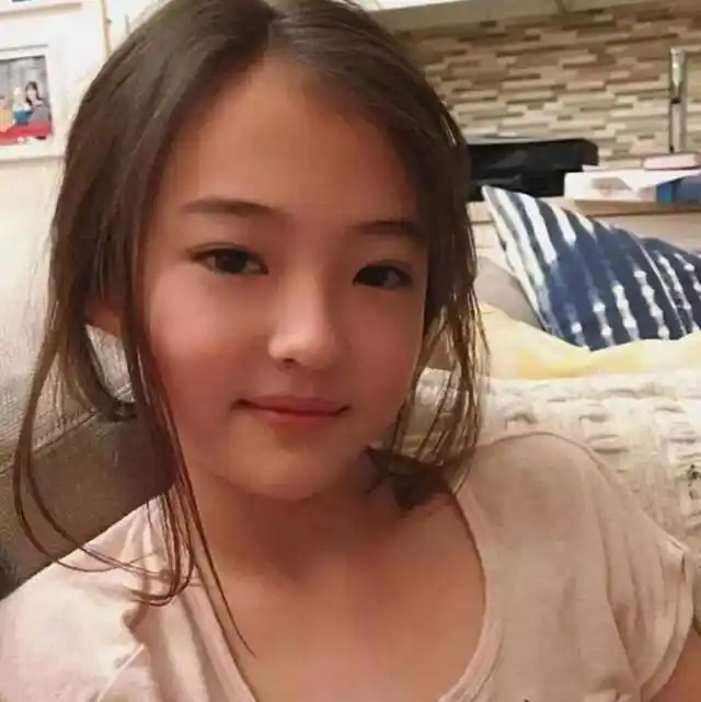 "女儿太漂亮,看着就心烦"孩子样貌赛明星,爸爸却说是累赘