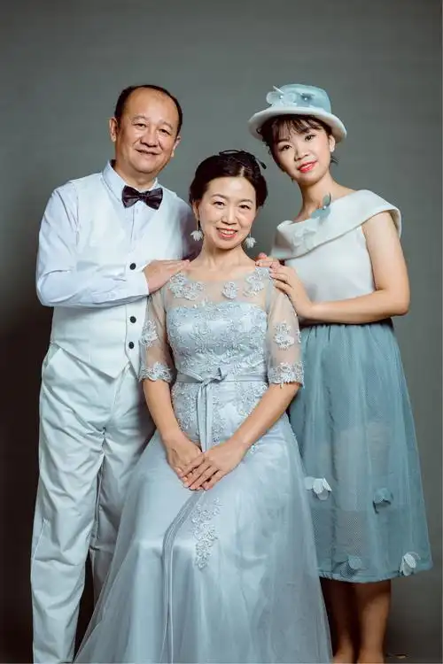 2018/9/23第一个丰收节与中秋佳节相临,选择了36张8/19日三口之家的美