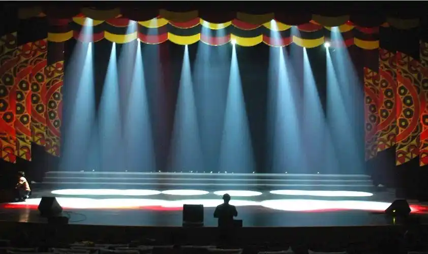 福建厦门剧场 - 广州亿通舞台灯光设备有限公司