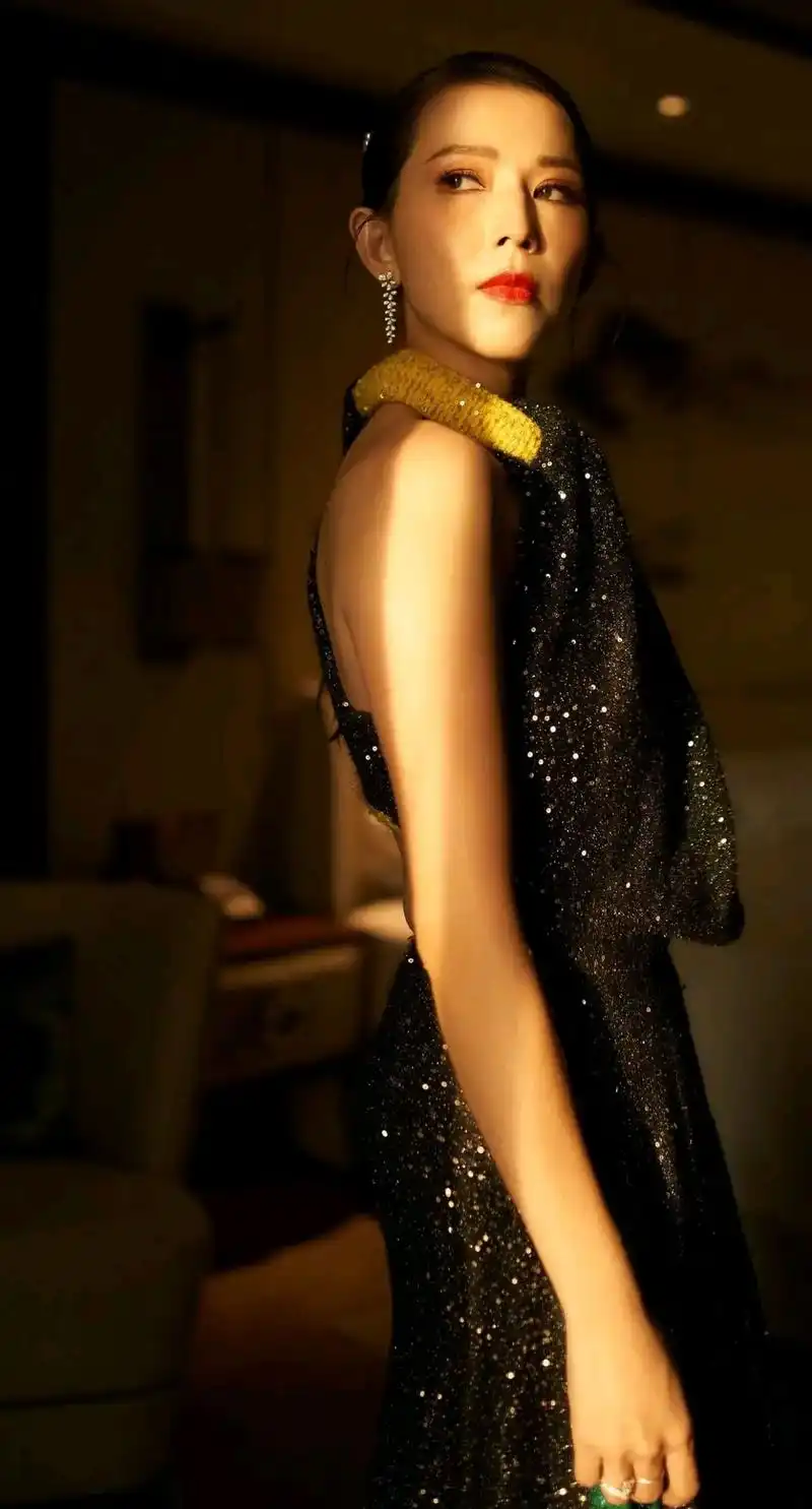 蔡少芬高清写真魅力十足,优雅性感,风姿绰约