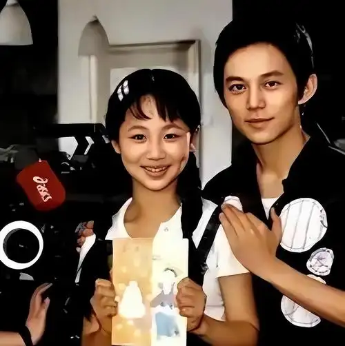 不要看如今的宋丹丹不修边幅当年的她漂亮连到倪萍都被比下去