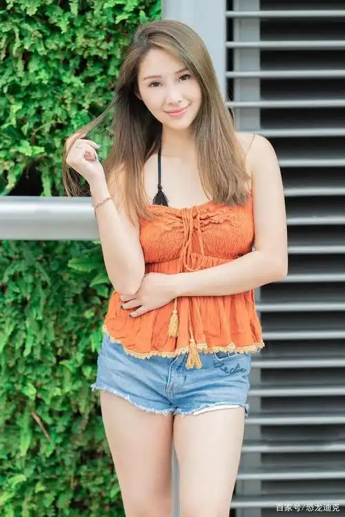 都说漂亮的女人穿什么都好看,其实应该是气质女人才对,任何风格的穿搭