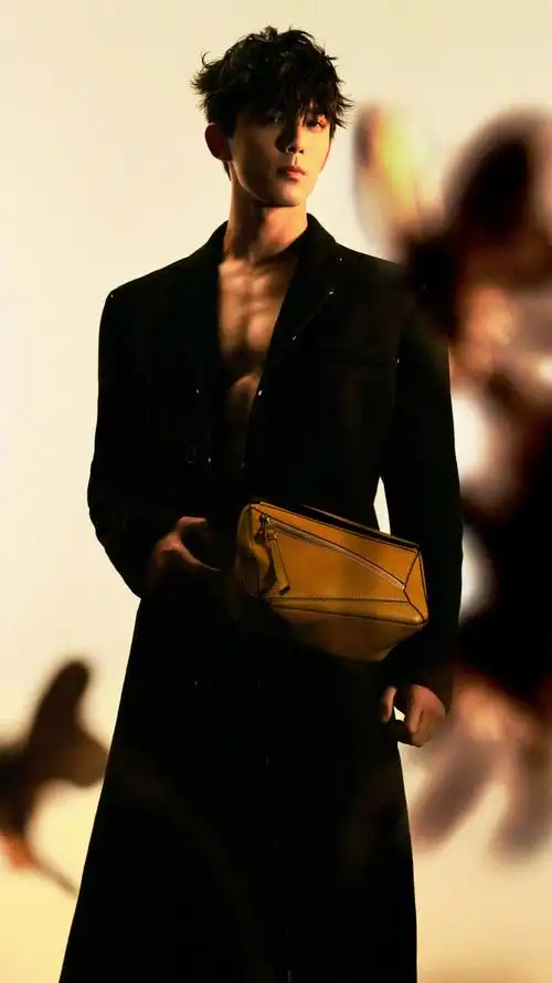 吴磊这个肌肉线条!帅不行了!谁能忍住不嘶哈!好93!