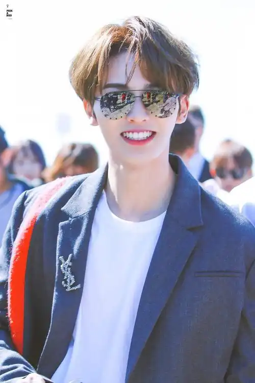 222更新墨镜朱正廷男友理想型朱正廷的墨镜造型盘点欢迎补充