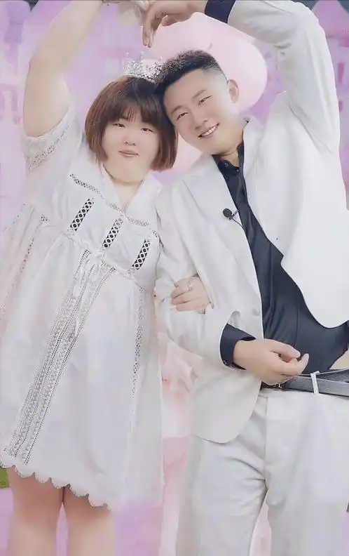 很多人说,如果萌没钱,她的男朋友还在她身边吗?