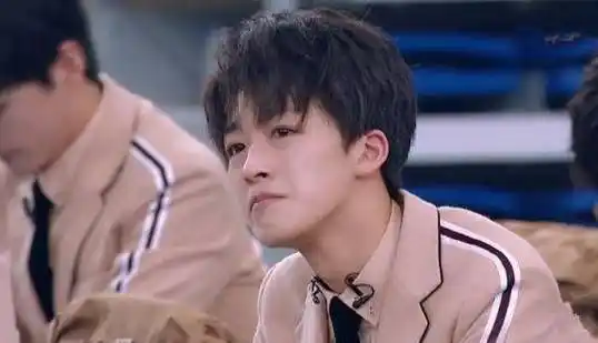 创造营接近成团11人,哇唧6席风头超乐华,何洛洛能阻挡周震南?