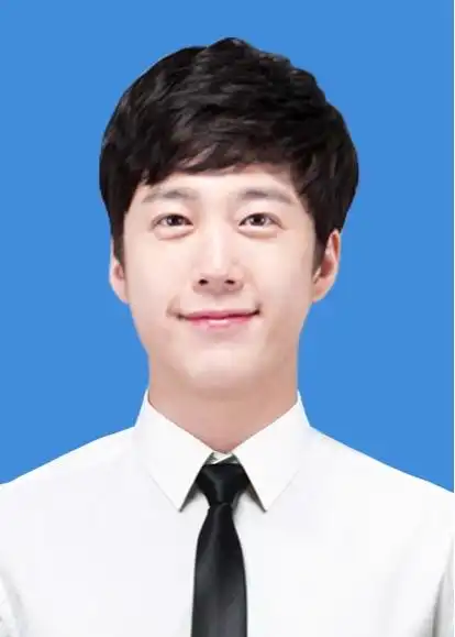 职场男性证件照二寸照片