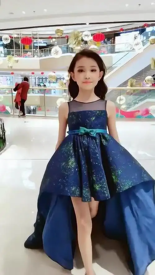 童模宋小睿商场走秀超有气质网友只要不跳舞你干啥都行