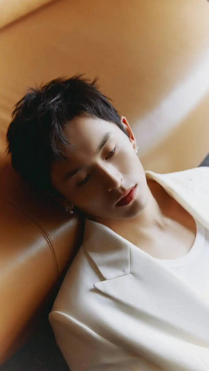 演员张哲瀚,英俊帅气,演技实力派,来看帅照