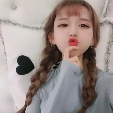 俏皮可爱女生头像 小女孩嘟嘴头像