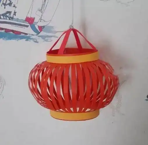 元宵节——手工制作灯笼 写美篇准备材料 图画纸,剪刀(美工刀),胶棒