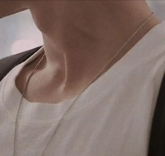 为什么男的喉结摸不了(为什么男生的喉结摸不得)(4)