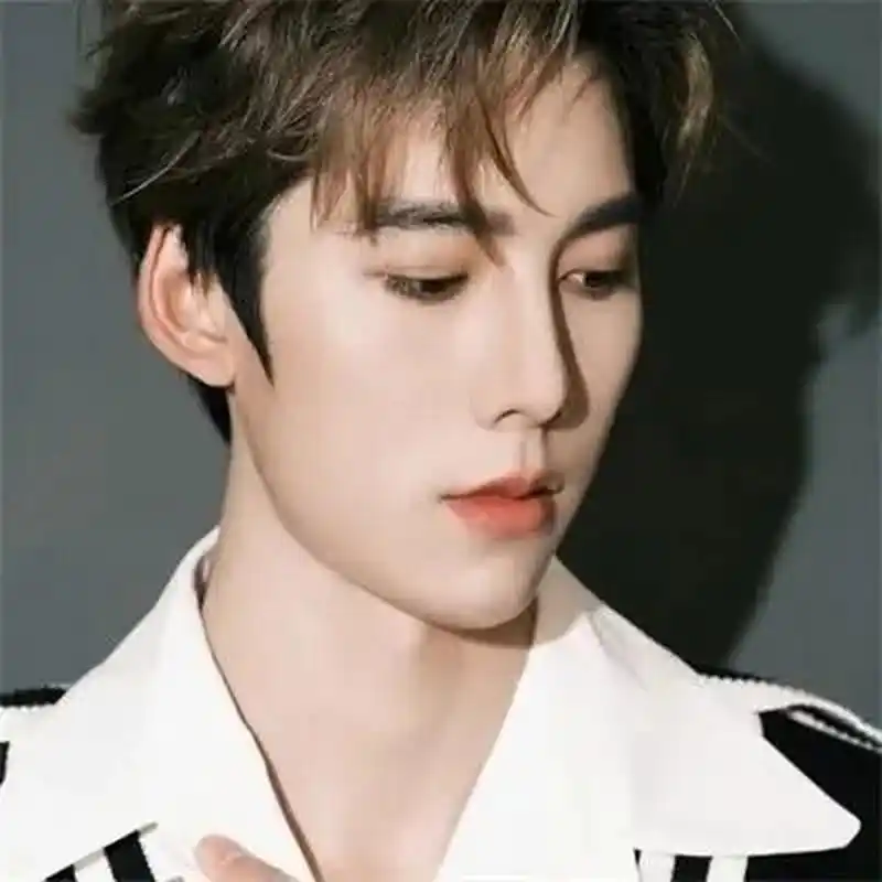 爱鞋男星和旗袍女星的新剧播出后收视率一般,片方让两人合体宣传,这才