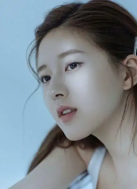 赵露思侧颜绝了