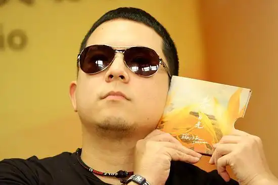 史俊威(8月26日)小威我好想放你鼻孔插筷子的那张!