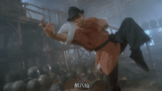 《醉拳苏乞儿》的导演是袁和平袁和平与陈千松,其优点在于动作设计.