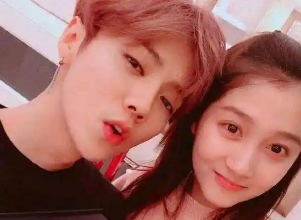 陈赫问鹿晗:关晓彤每月开销是多少?鹿晗下意识回答陈赫不淡定了_恋情_