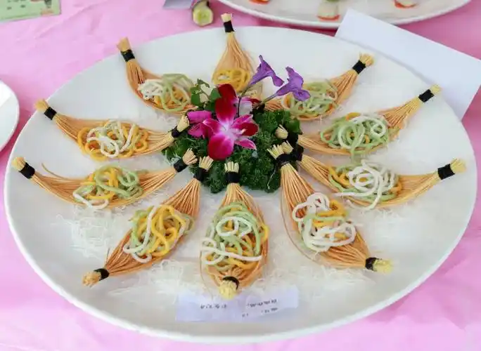 食神争霸湛江商校第十一届粤菜师傅烹饪技能大赛群英炫技