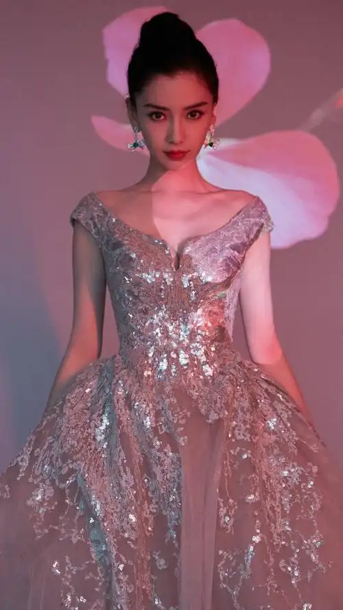 baby姐的礼服造型太绝美了!气质脱俗,淡雅若仙!