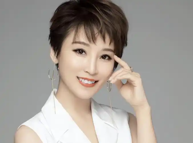 万万没想到,周一围的"委屈",又在吴京身上体现得淋漓