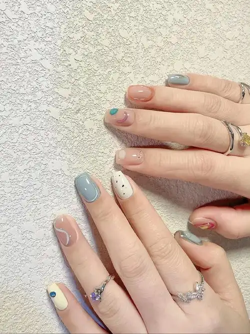 夏日公主浅色系美甲9799