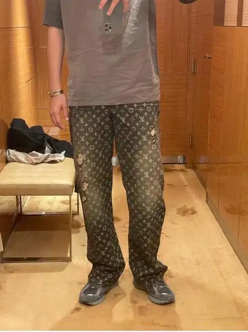lv破洞牛仔裤