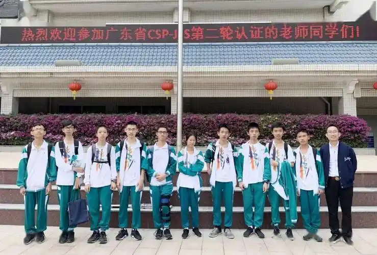 广州各中学冬季校服大比拼你pick哪家
