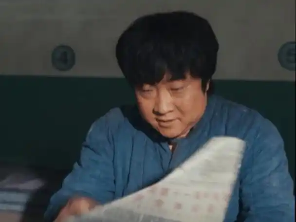 是谁的审美出了问题肥膘油腻满脸褶子遮不住39岁演高中生