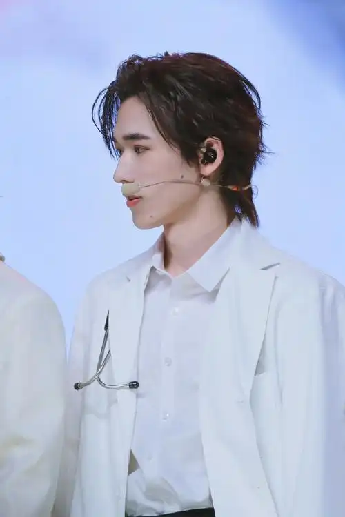 宋亚轩楼外楼演唱会