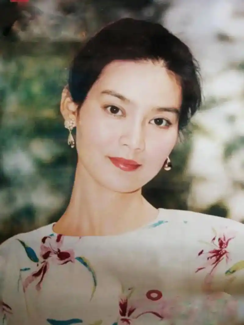 潘虹.268 出生于上海市的潘虹,是中国内地女演员,代表作品 - 抖音