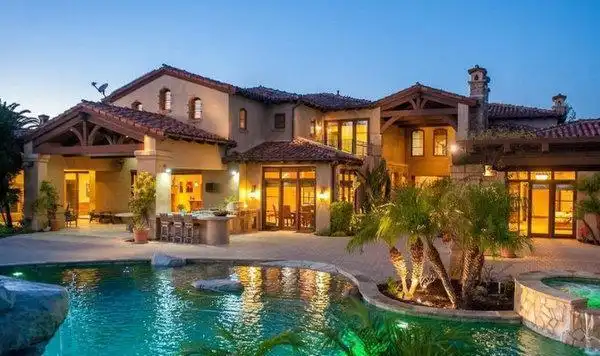 全球10大最豪别墅第一花费68亿元有27层你知道吗