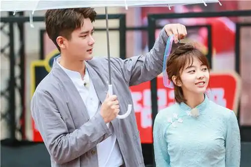 《二十四小时》熊梓淇谭松韵"欢脱"互动_综艺_央视网(cctv.com)