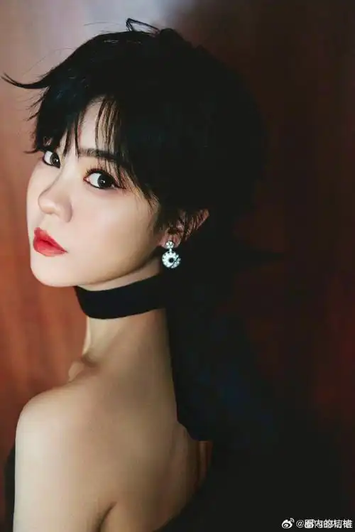 浪潮音乐大赏红毯#谁能够拒绝郁可唯啊,郁可唯她简直是太美了吧,她