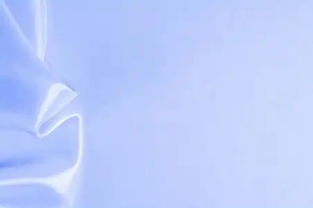 蓝色真丝面料, 光滑典雅的蓝色丝绸或缎布制成的面料可以作为婚礼的