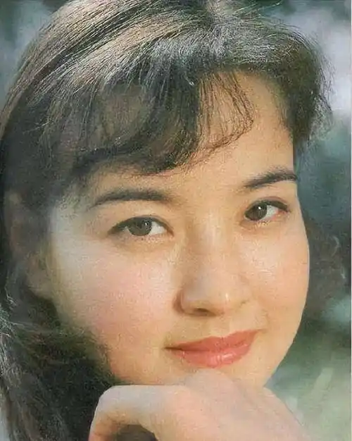 这是刘晓庆与姜文的最美合照,那一年刘晓庆40岁,姜文才29岁