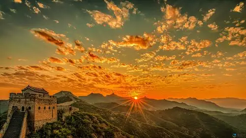 日出长城更辉煌