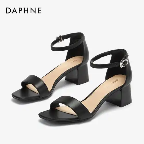 达芙妮2019夏凉鞋女经典款一字带粗跟凉鞋简约纯色方头通勤鞋 40 黑色