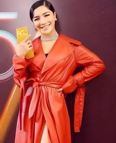 超女冠军江映蓉:因整容翻车变样了,现全身只剩眼睛是