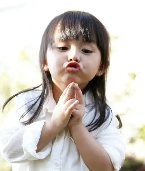 刘楚恬可爱甜蜜嘟嘴卖萌高清写真图片