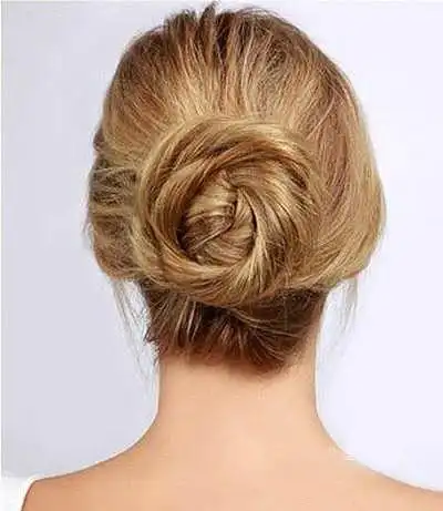 淡雅清新花朵盘发div 为冬日带来春天般的气息