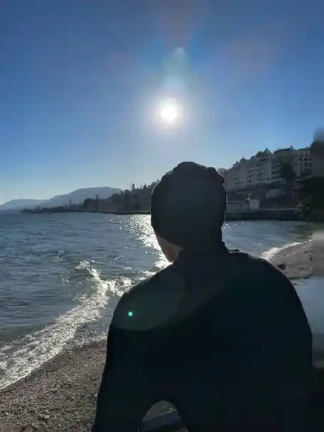 蔡徐坤海边随拍