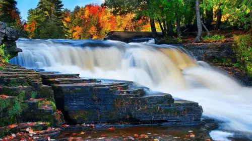 森林河瀑布秋天-自然高清写真壁纸