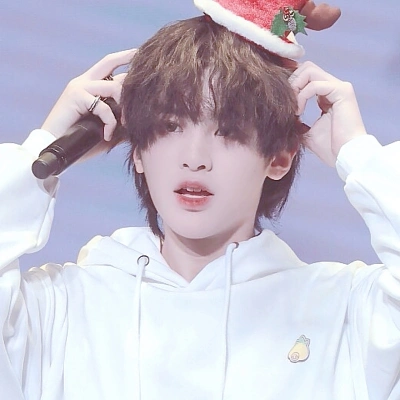 【头像】黄明昊