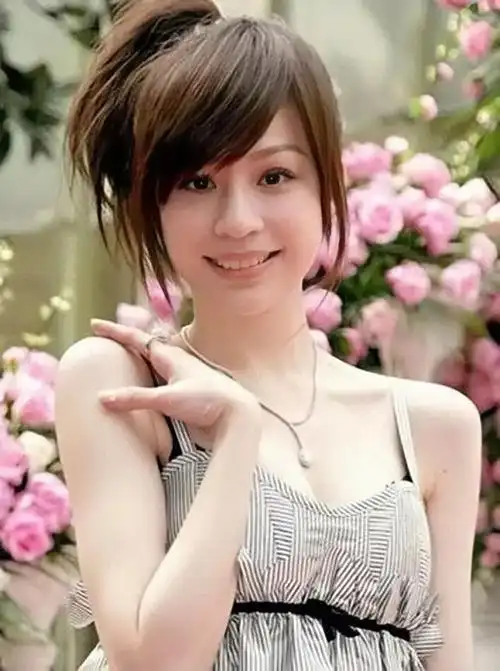 王心凌:台湾四大教主,伍佰为她主动写歌,却被渣男欺骗事业尽毁