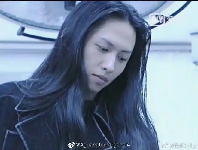 李承铉看到张淇19岁时照片以为是个女孩子