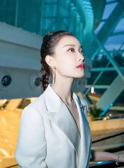 wow八字刘海短bob换上这些最新流行的发型清爽迎接春夏季